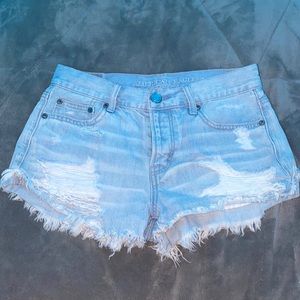 American Eagle Denim Shorts Size US 2